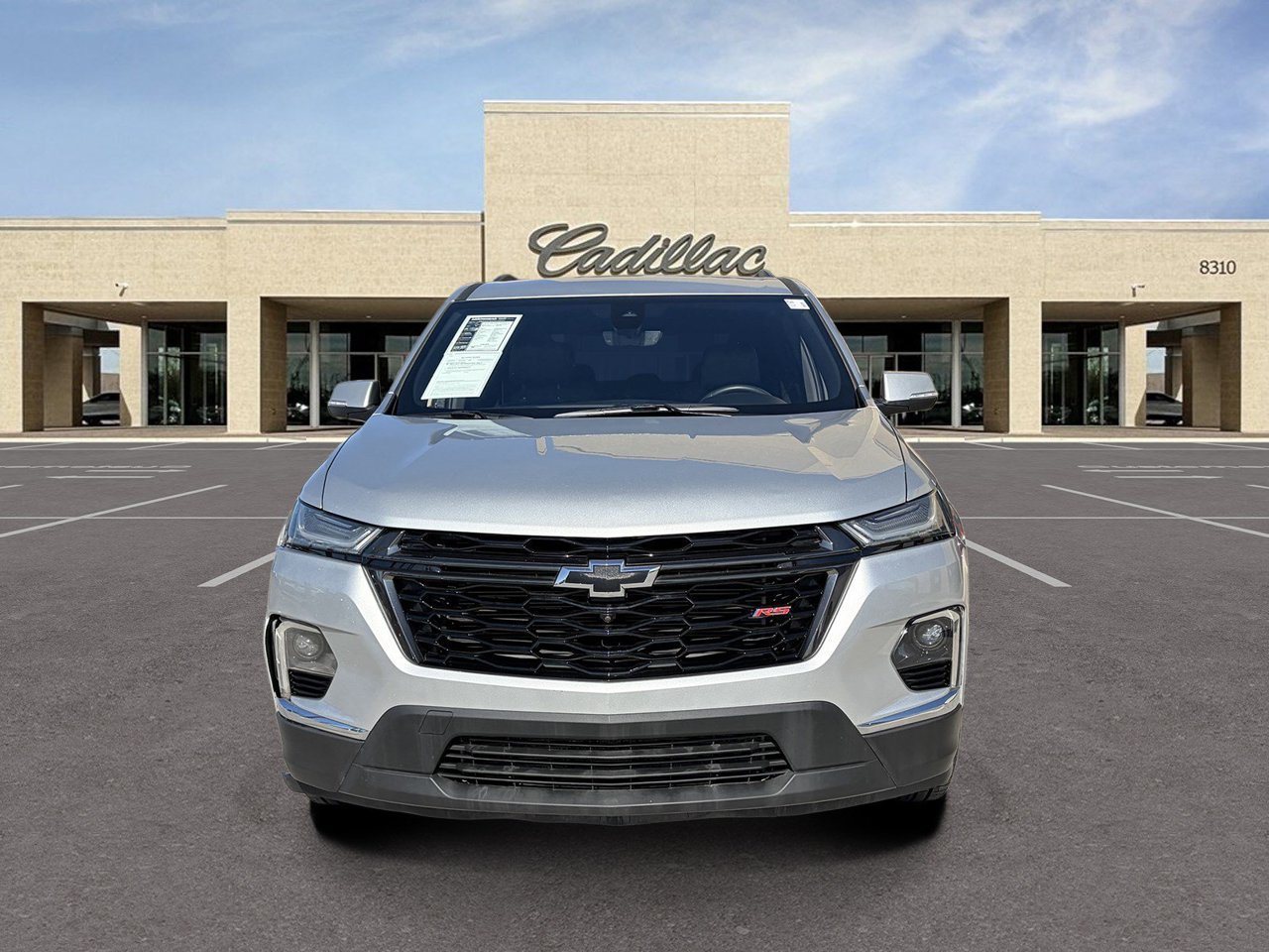 Used 2022 Chevrolet Traverse RS FWD image 2