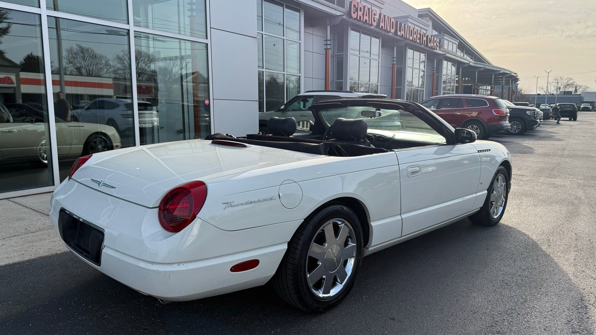 Used 2003 Ford Thunderbird image 24