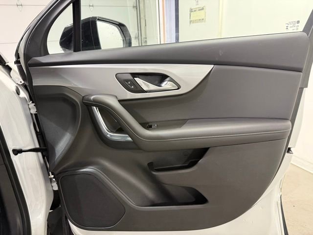 Used 2023 Chevrolet Blazer LT w/ Midnight/Sport Edition FWD image 27