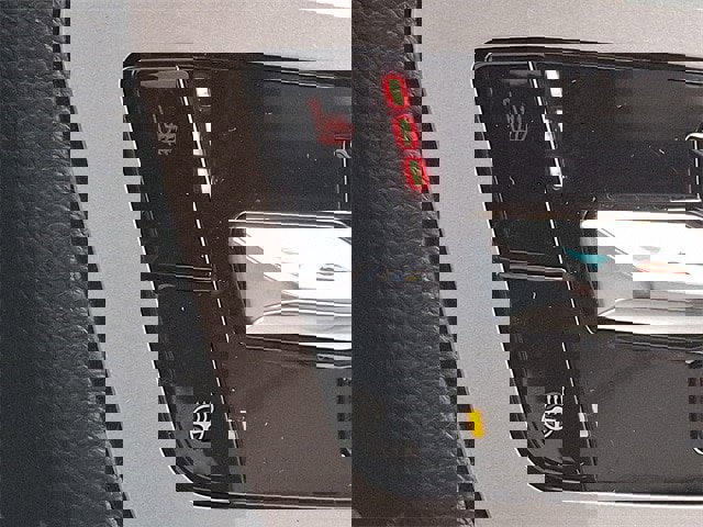 Certified 2022 Ford Explorer XLT w/ Equipment Group 202A image 11