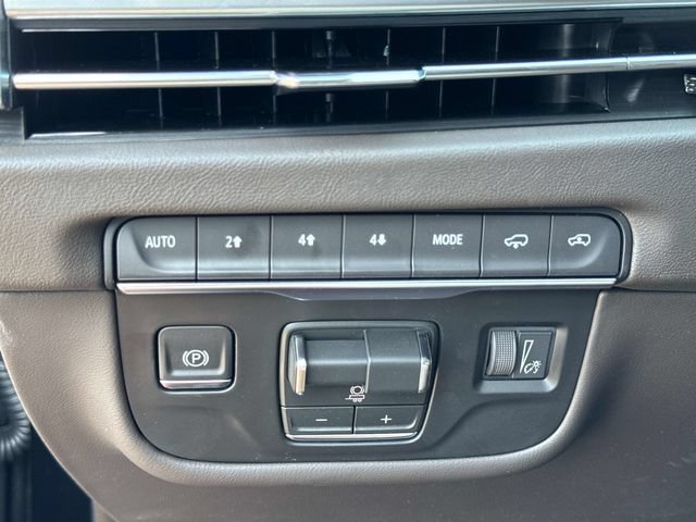New 2026 Cadillac Escalade Luxury w/ LPO, Radiant Package AWD/4WD image 33