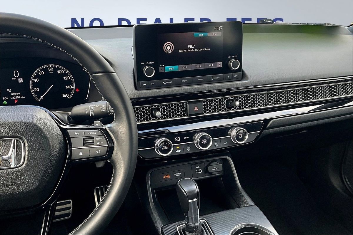 Used 2023 Honda Civic Sport image 9