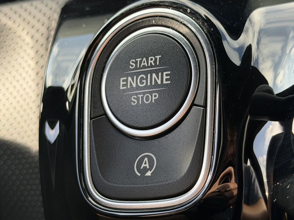 Used 2025 Mercedes-Benz CLA 250 4MATIC image 22