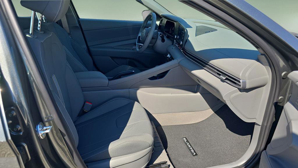 New 2026 Hyundai Elantra Sport FWD image 13