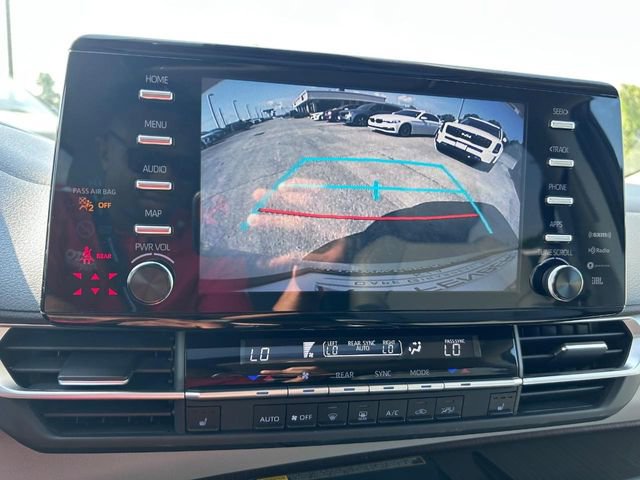 Used 2022 Toyota Sienna XLE w/ XLE Plus Package image 22