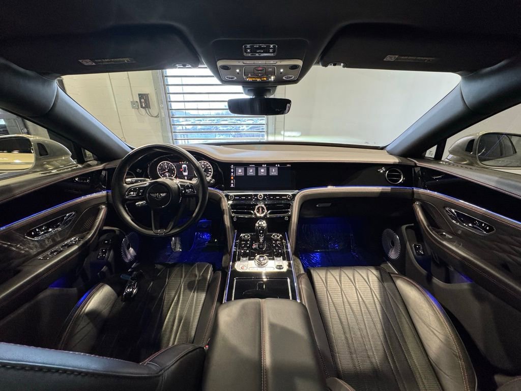 Used 2022 Bentley Flying Spur V8 image 39