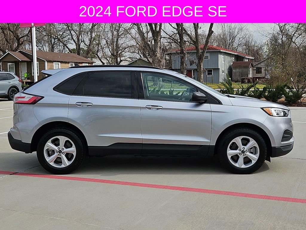 Used 2024 Ford Edge SE image 7