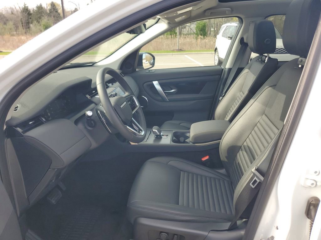 Used 2025 Land Rover Discovery Sport S image 17