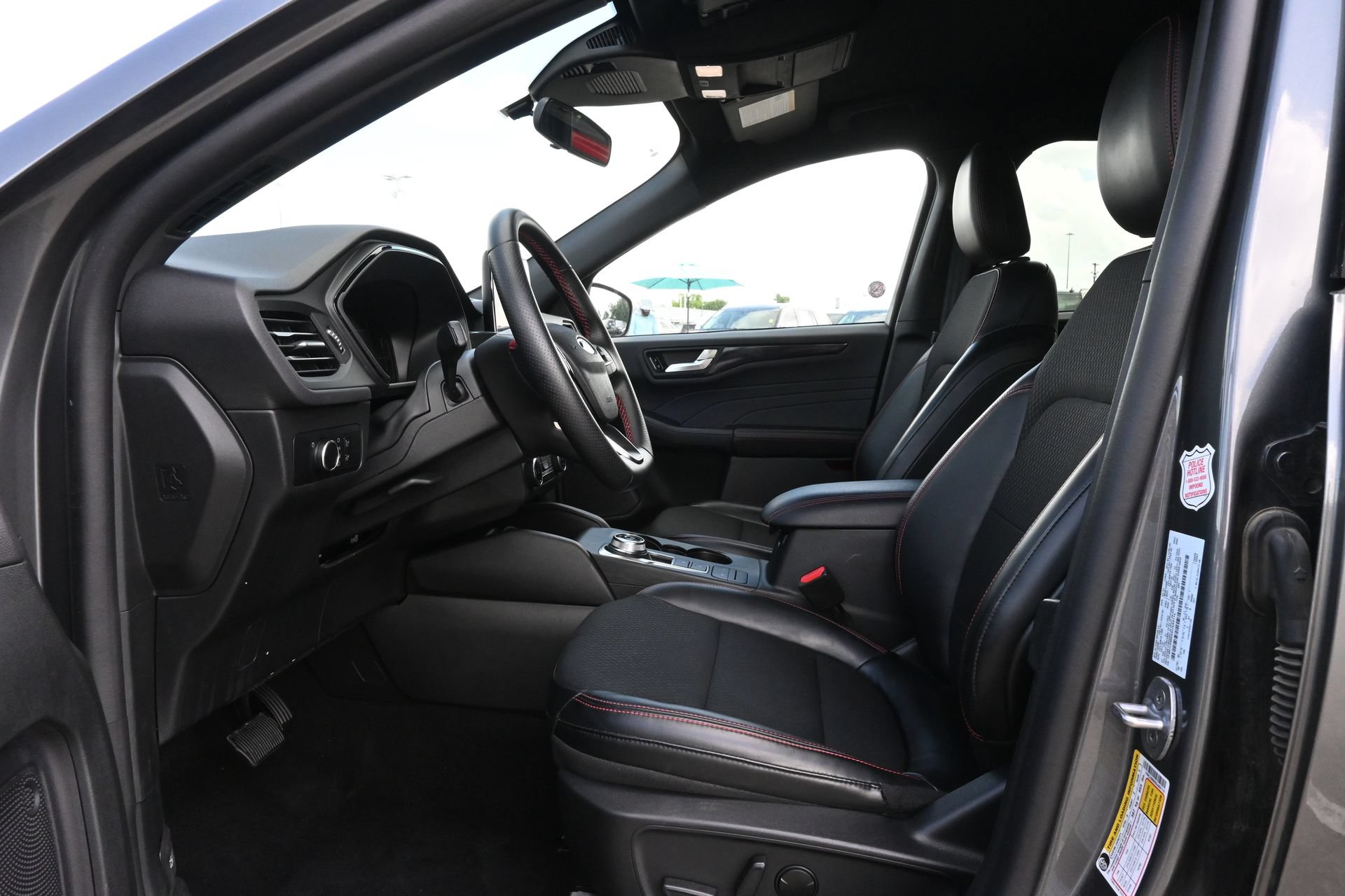 Used 2025 Ford Escape ST-Line AWD/4WD image 19