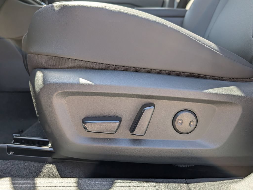 New 2026 Nissan Rogue Dark Armor AWD/4WD image 21