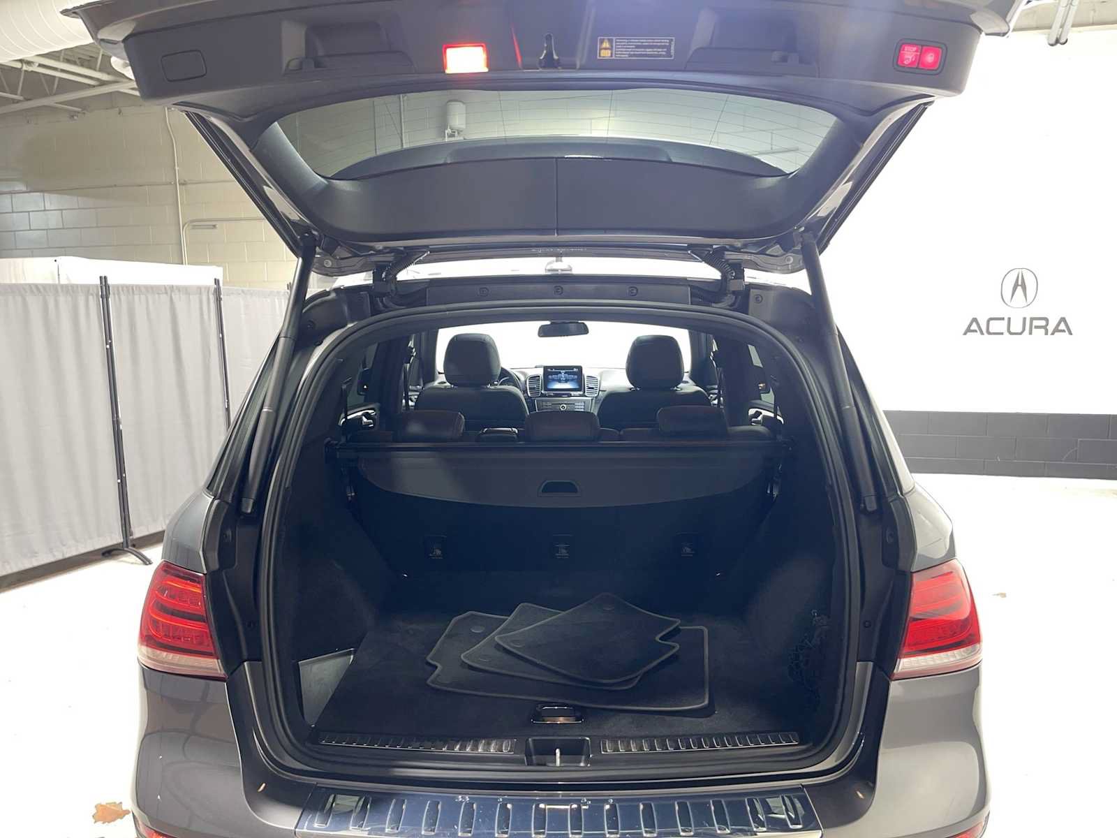 Used 2019 Mercedes-Benz GLE 400 4MATIC image 19