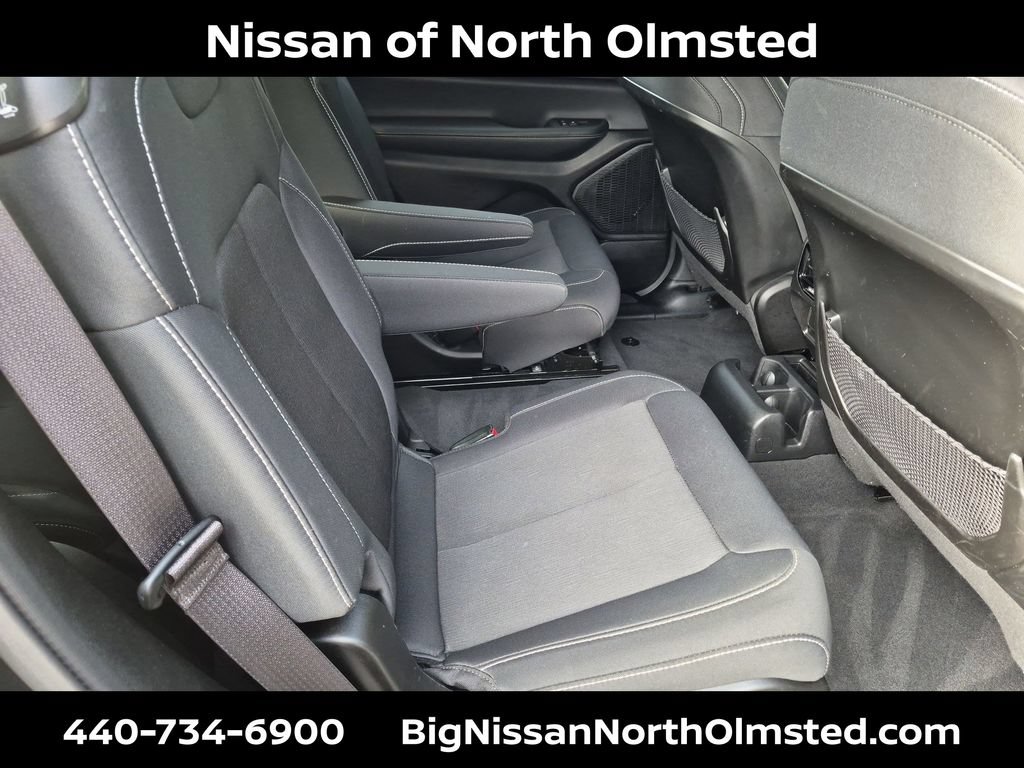 Used 2023 Jeep Grand Cherokee L Laredo AWD/4WD image 21