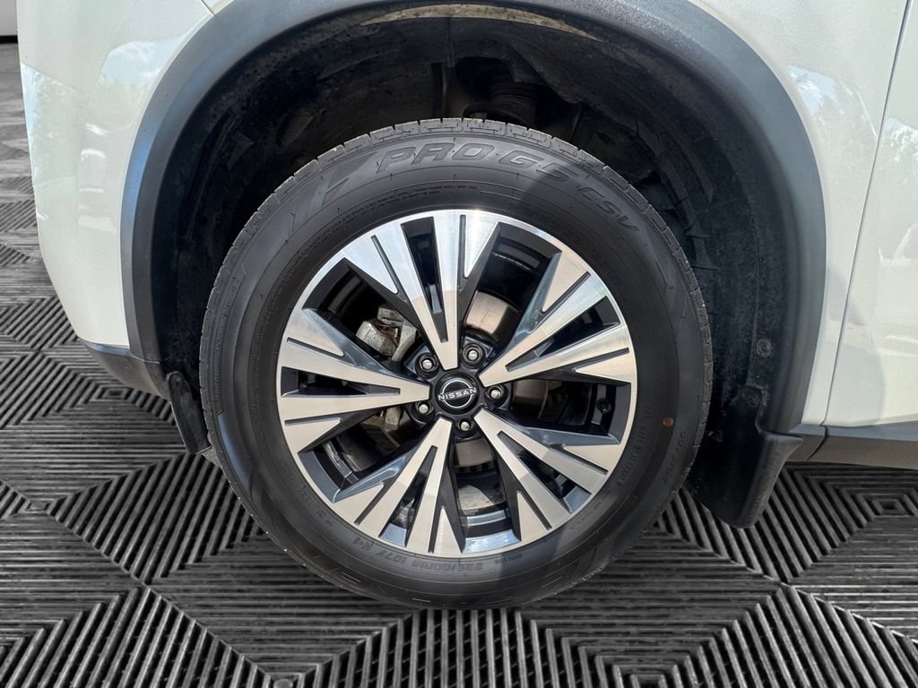 Used 2023 Nissan Rogue SV FWD image 9