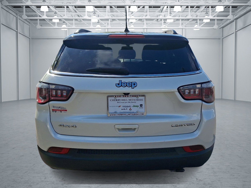 Used 2018 Jeep Compass Limited w/ Navigation Group AWD/4WD image 4