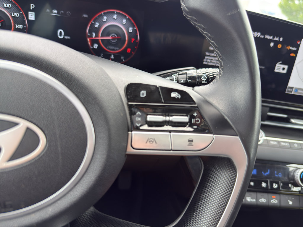 Used 2025 Hyundai Elantra Limited FWD image 19