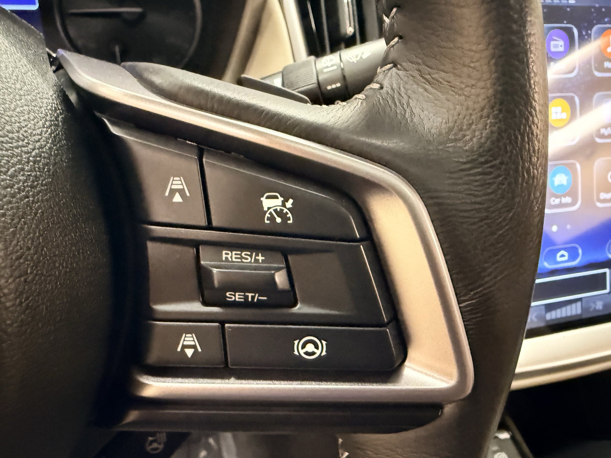 Used 2025 Subaru Outback Limited AWD/4WD image 16