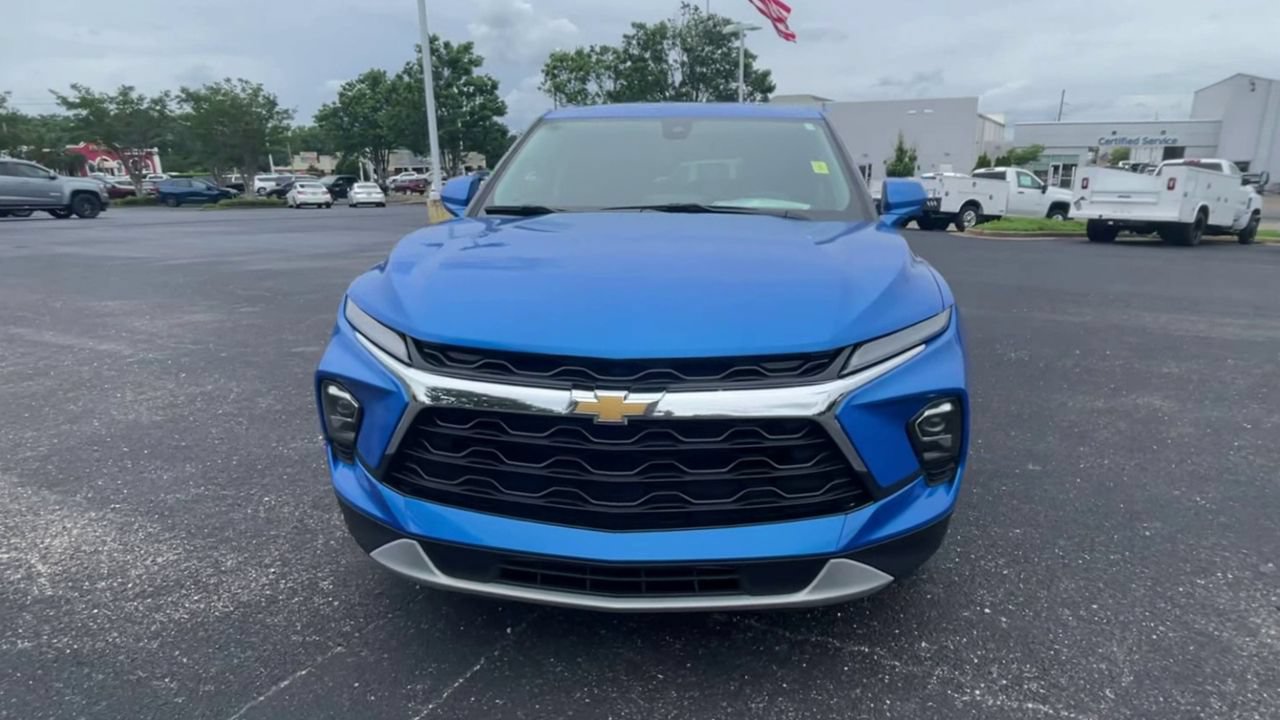 Used 2024 Chevrolet Blazer LT AWD/4WD image 3