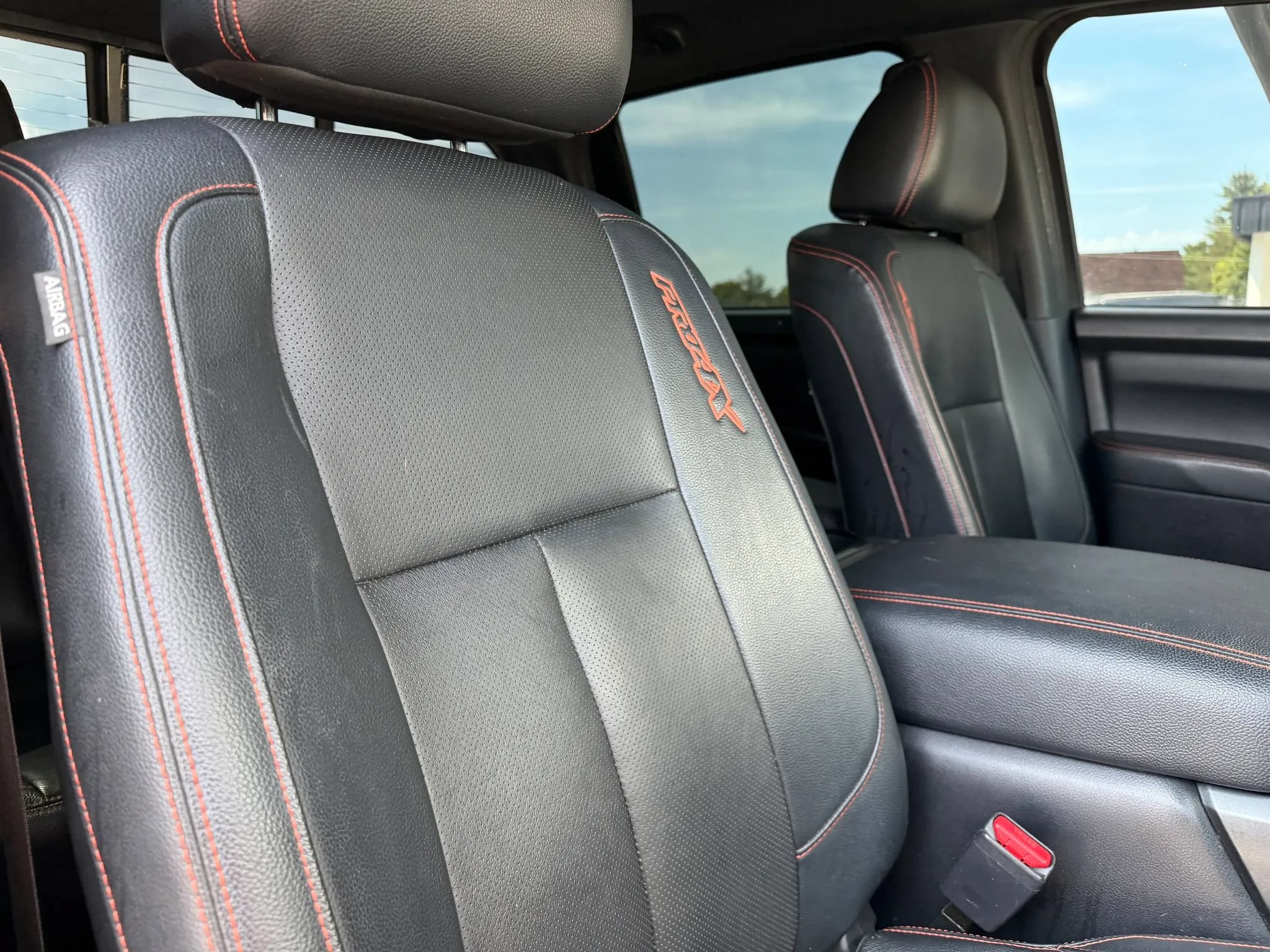 Used 2020 Nissan Titan PRO-4X w/ Pro-4x Convenience Package AWD/4WD image 16