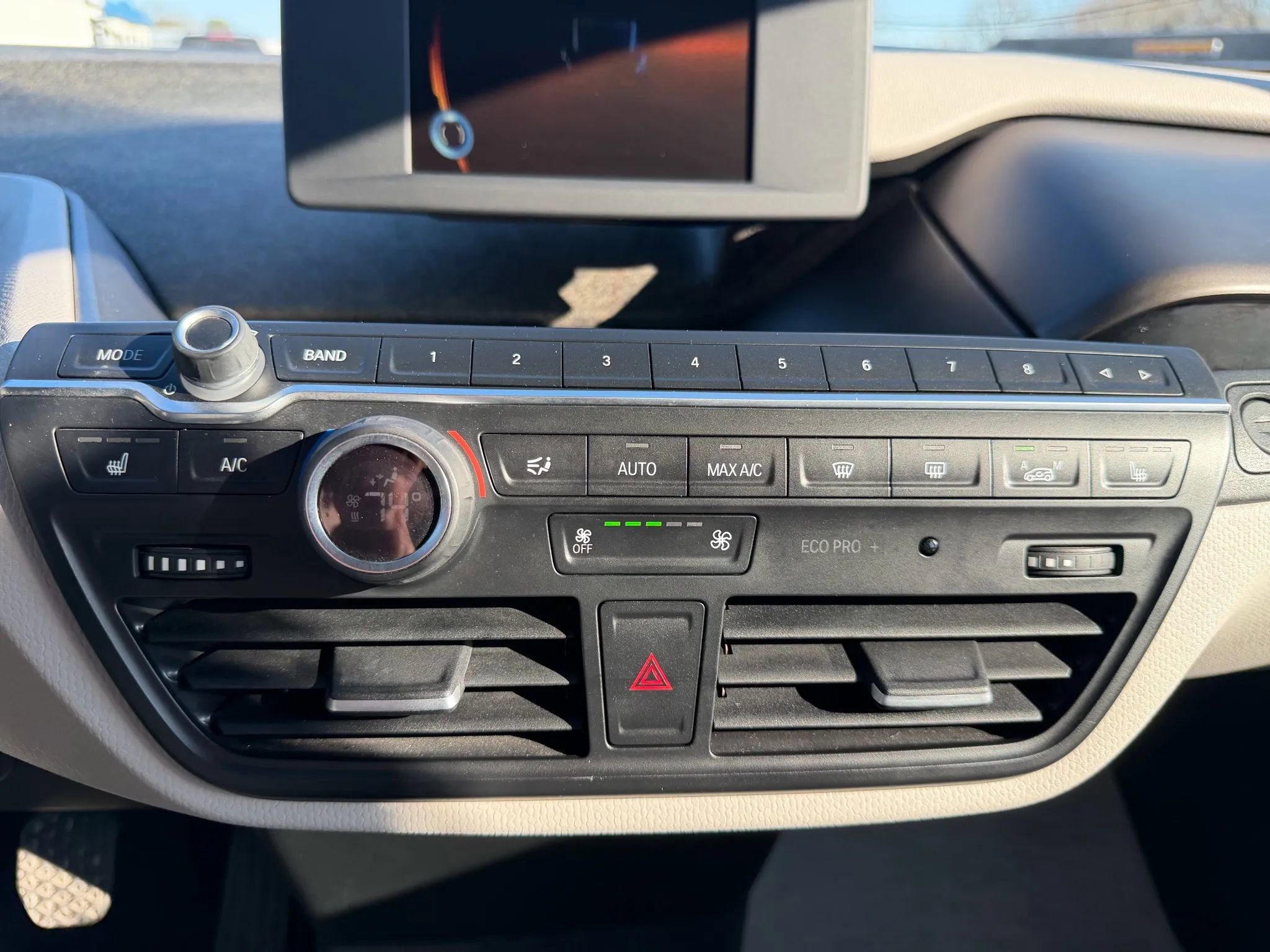 Used 2015 BMW i3 w/ Range Extender image 25