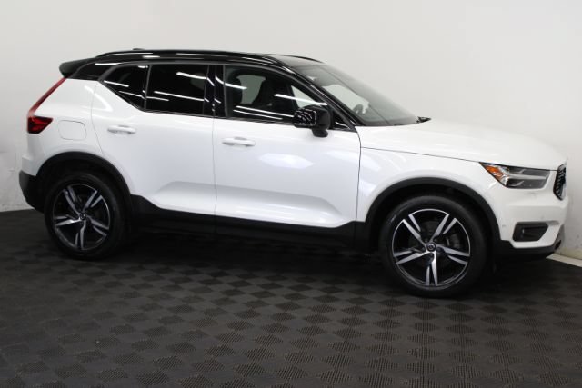 Used 2019 Volvo XC40 T4 R-Design FWD image 4
