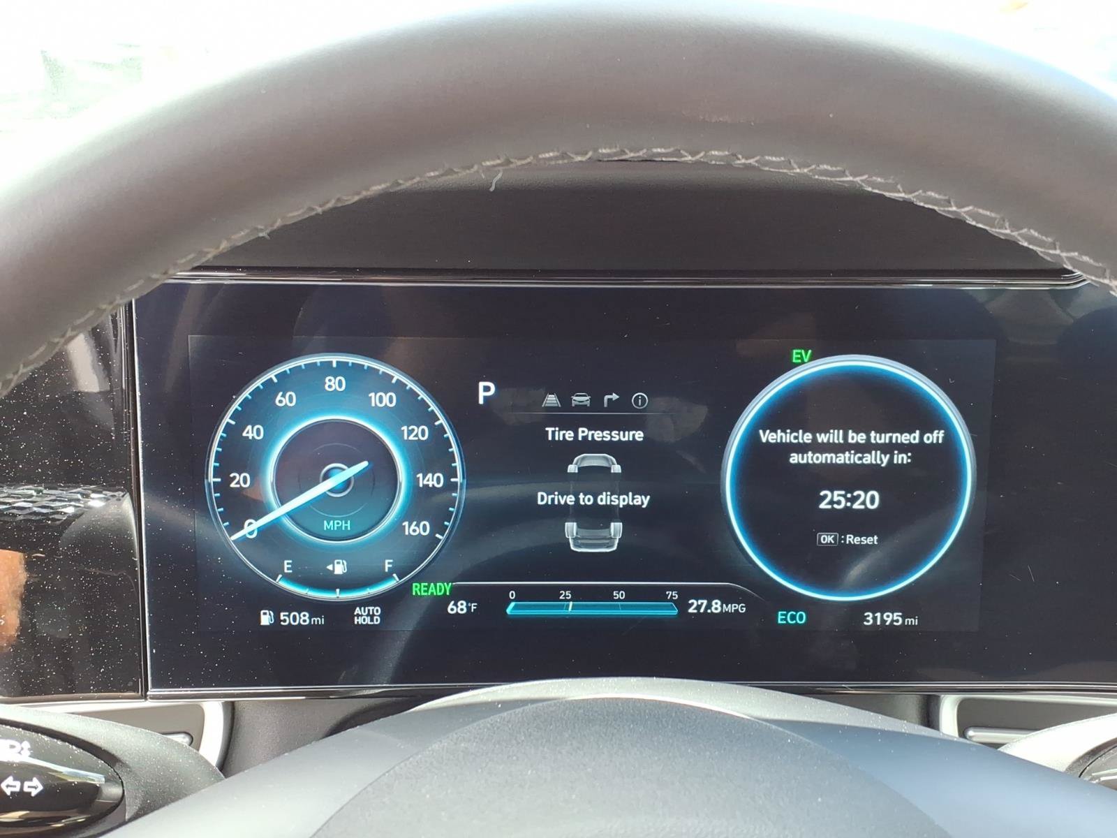 New 2025 Hyundai Elantra Limited FWD image 14
