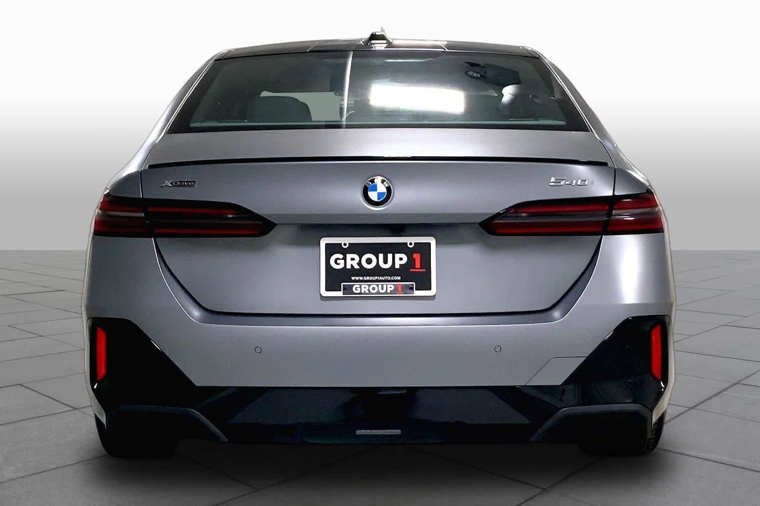 Certified 2024 BMW 540i xDrive w/ Premium Package AWD/4WD image 4