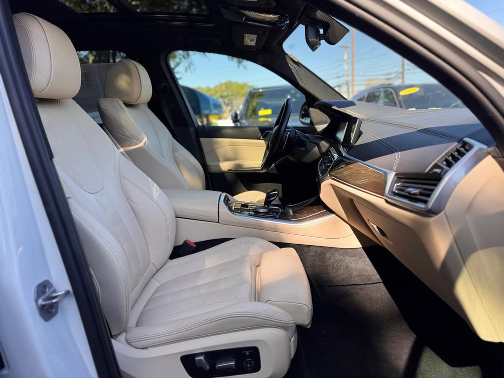 Used 2022 BMW X5 xDrive40i w/ Premium Package AWD/4WD image 29