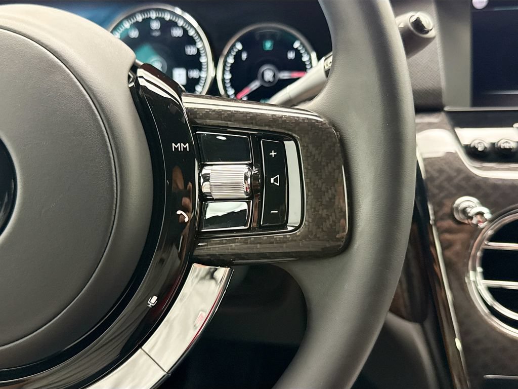 Certified 2022 Rolls-Royce Cullinan Black Badge w/ Dark Exterior Package AWD/4WD image 12