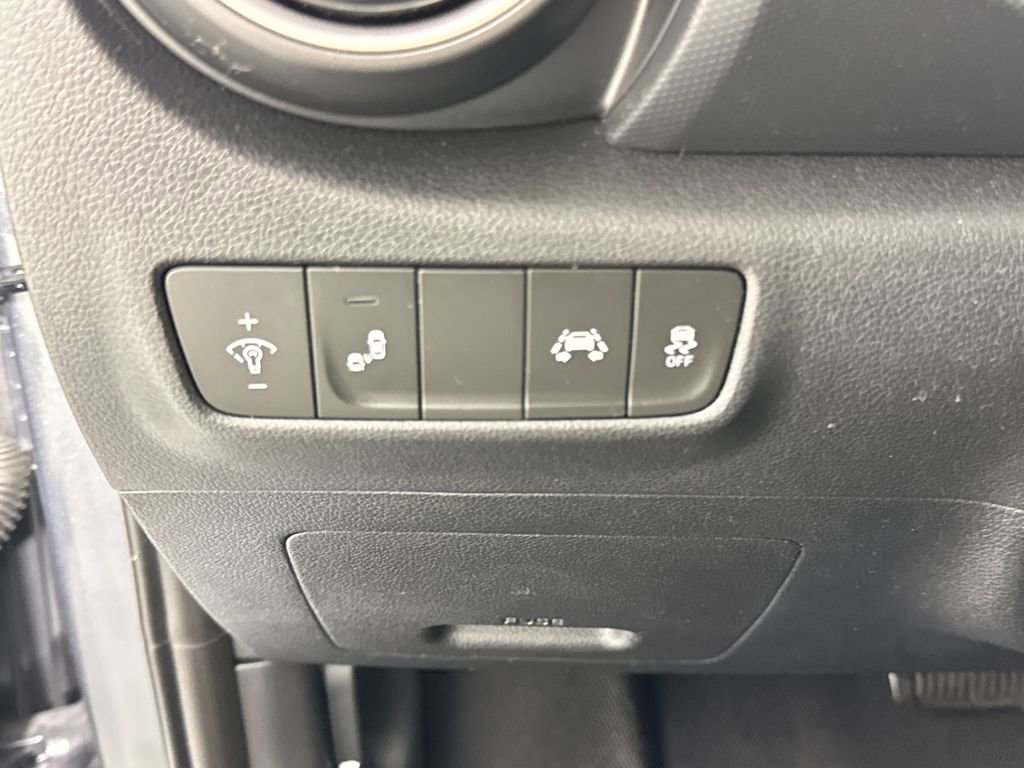 Used 2019 Hyundai Kona SEL w/ SEL Tech Package 02 image 31