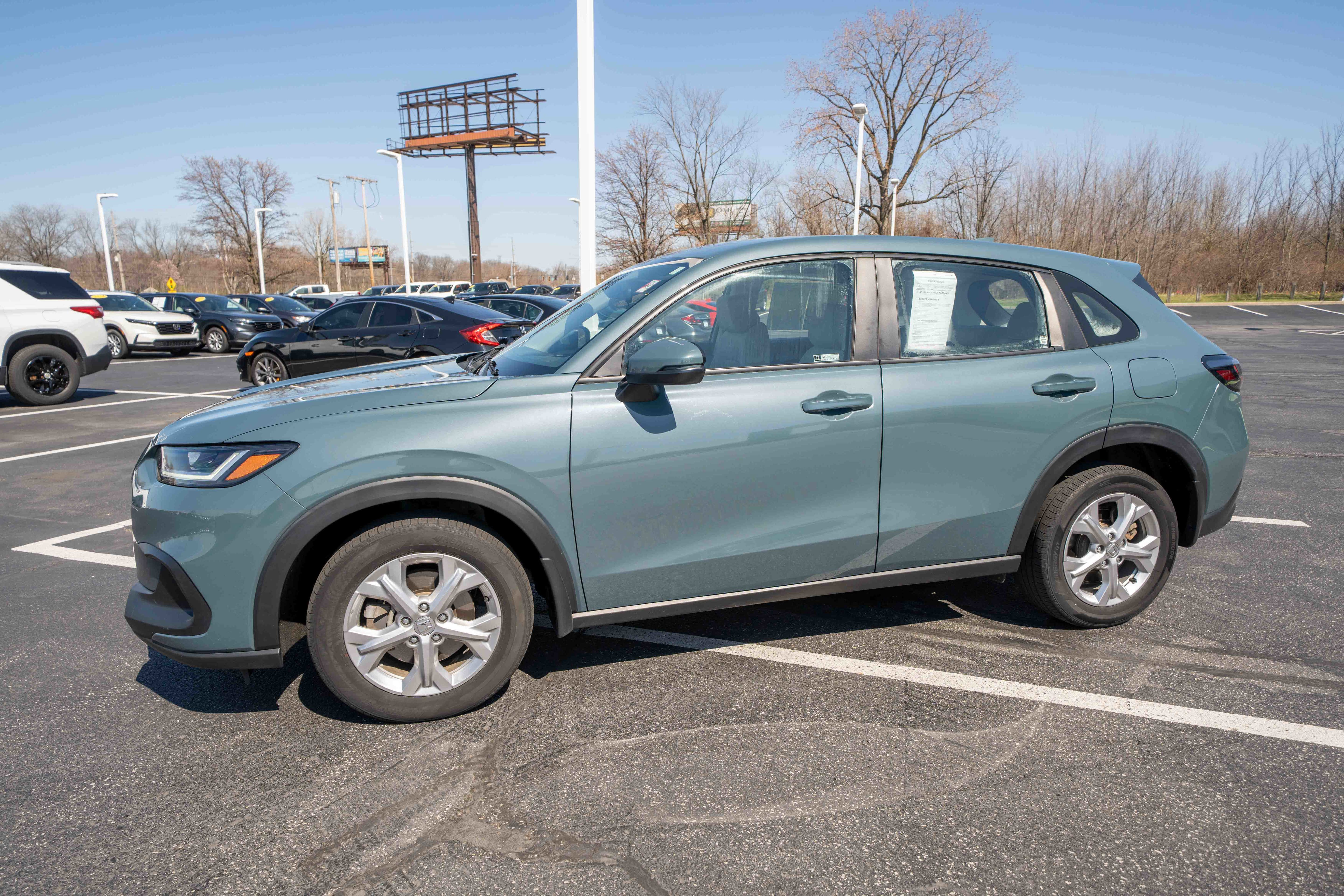 Used 2023 Honda HR-V LX image 3