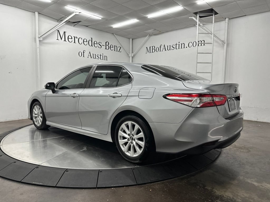 Used 2018 Toyota Camry LE FWD image 5