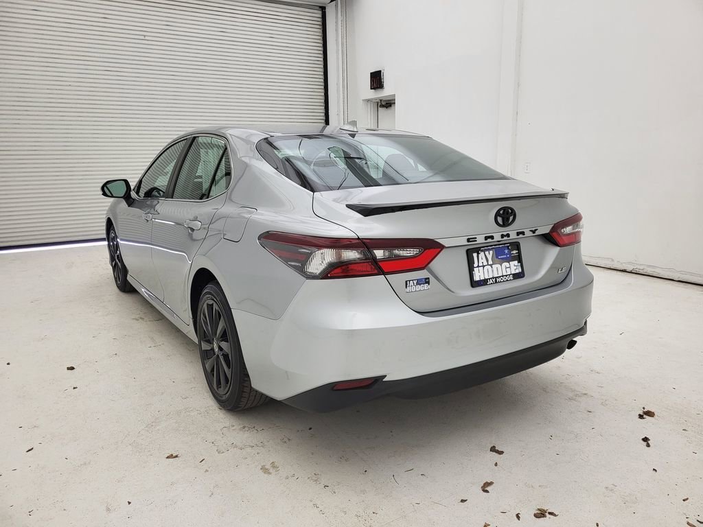 Used 2022 Toyota Camry LE image 15