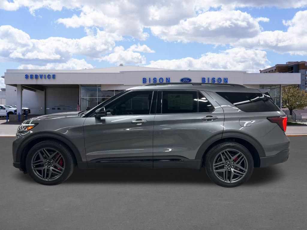 Used 2025 Ford Explorer ST AWD/4WD image 7