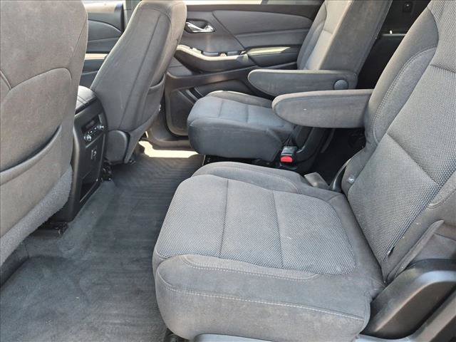 Used 2023 Chevrolet Traverse LT FWD image 16