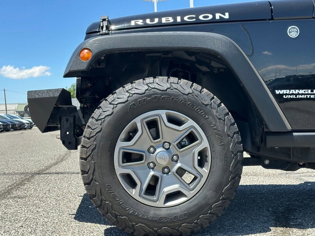 Used 2017 Jeep Wrangler Unlimited Rubicon w/ Cold Weather Group AWD/4WD image 11