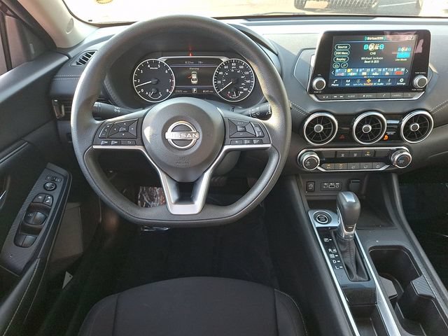 Used 2024 Nissan Sentra SV FWD image 11