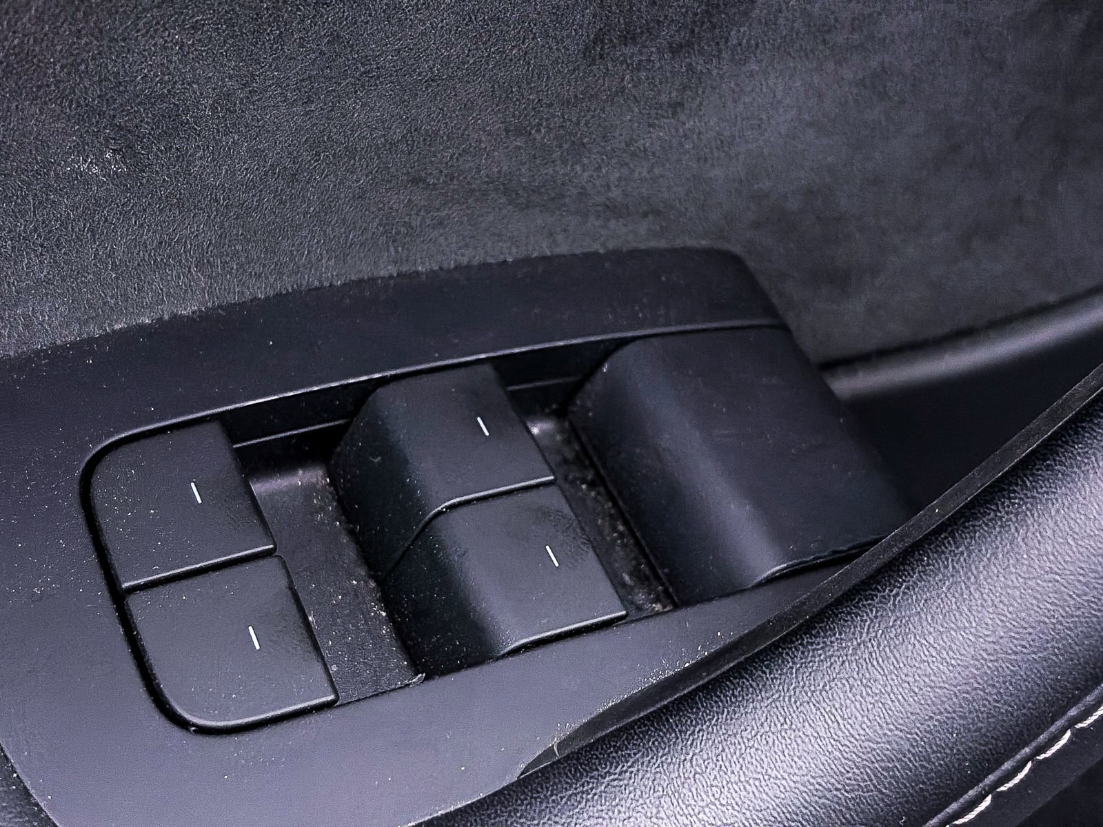 Used 2023 Tesla Model Y Performance image 17