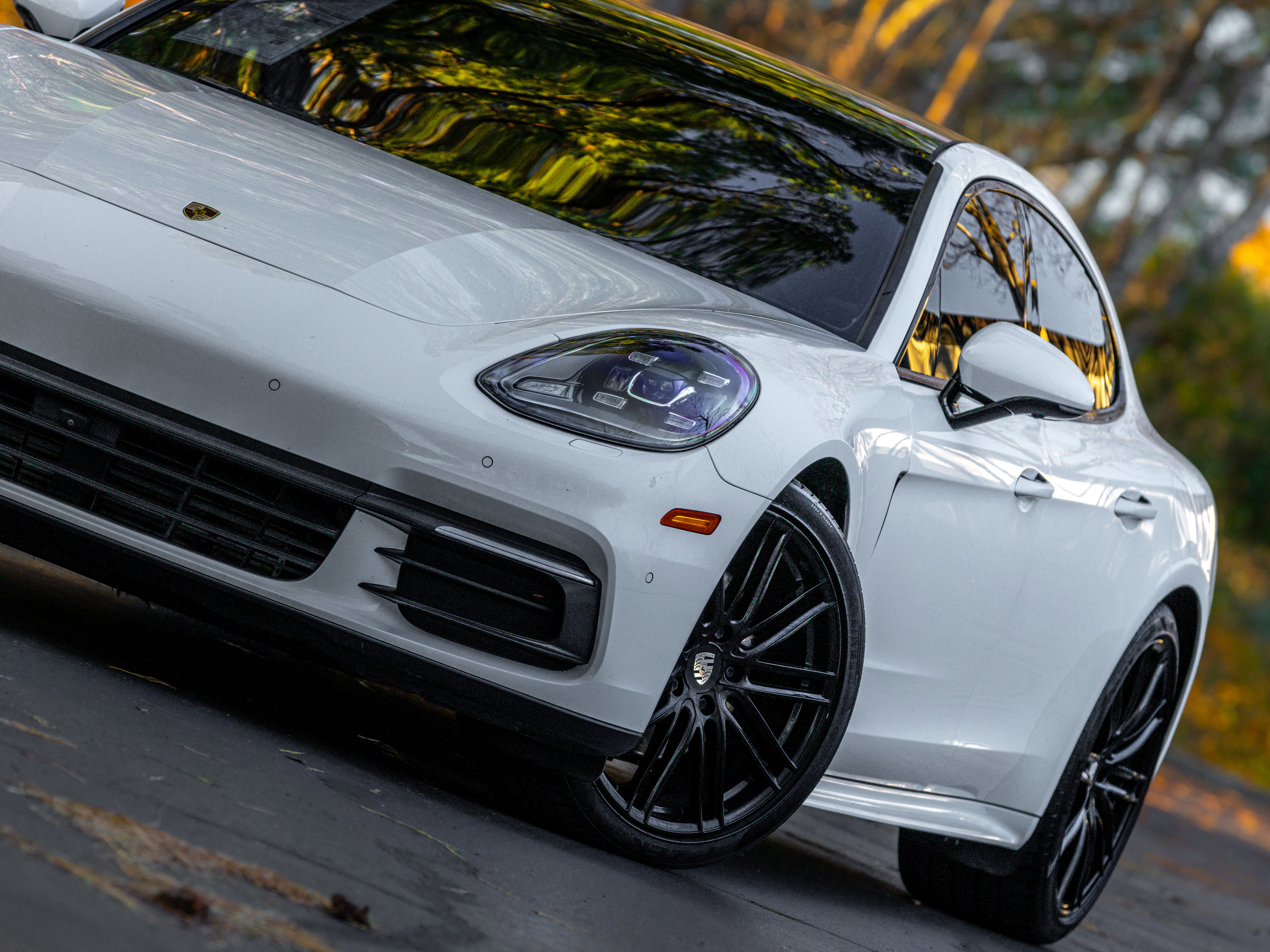Used 2017 Porsche Panamera image 24