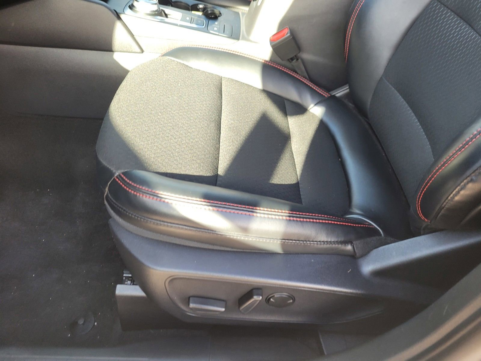 Used 2025 Ford Escape ST-Line image 15