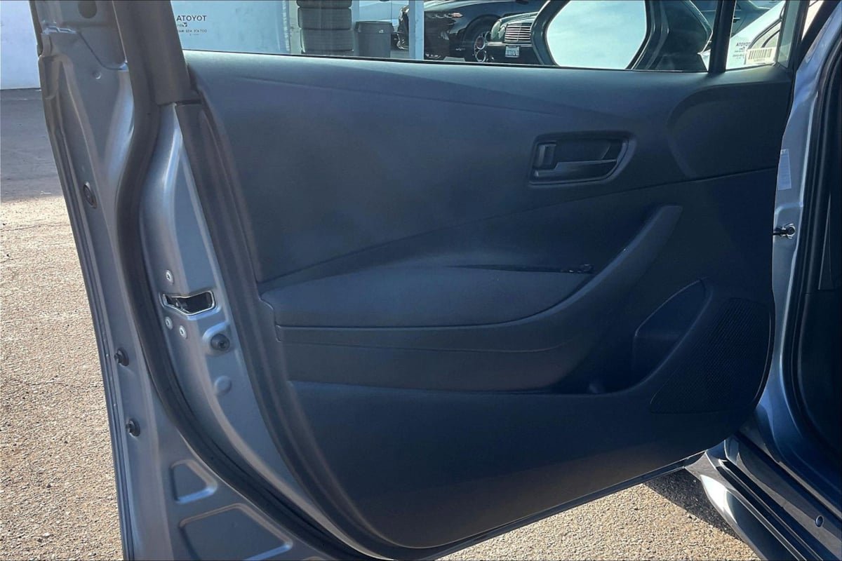 Used 2025 Toyota Corolla LE FWD image 20