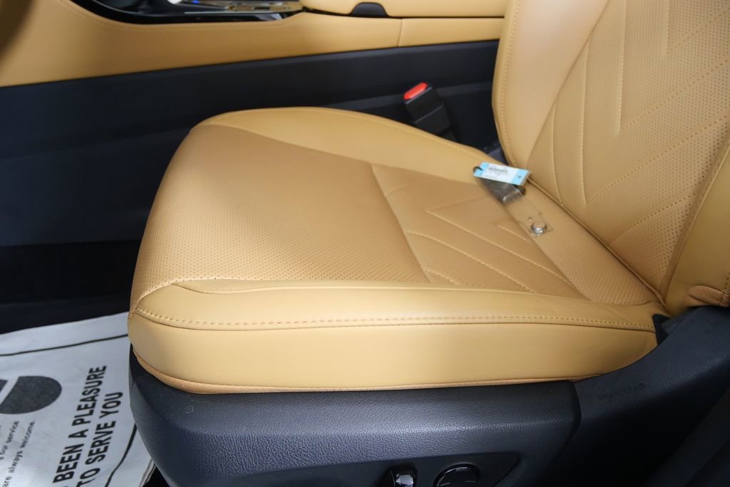 Used 2024 Lexus NX 300h AWD w/ Luxury Package image 11