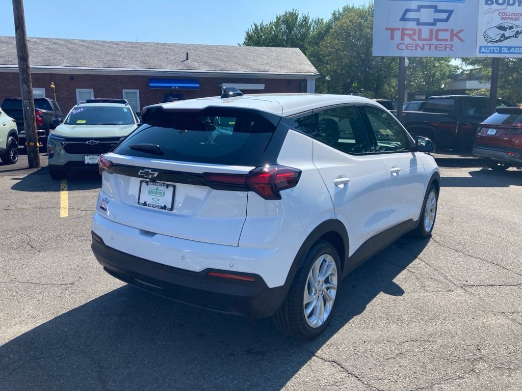 Used 2027 Chevrolet Bolt LT w/ Comfort Package FWD image 31