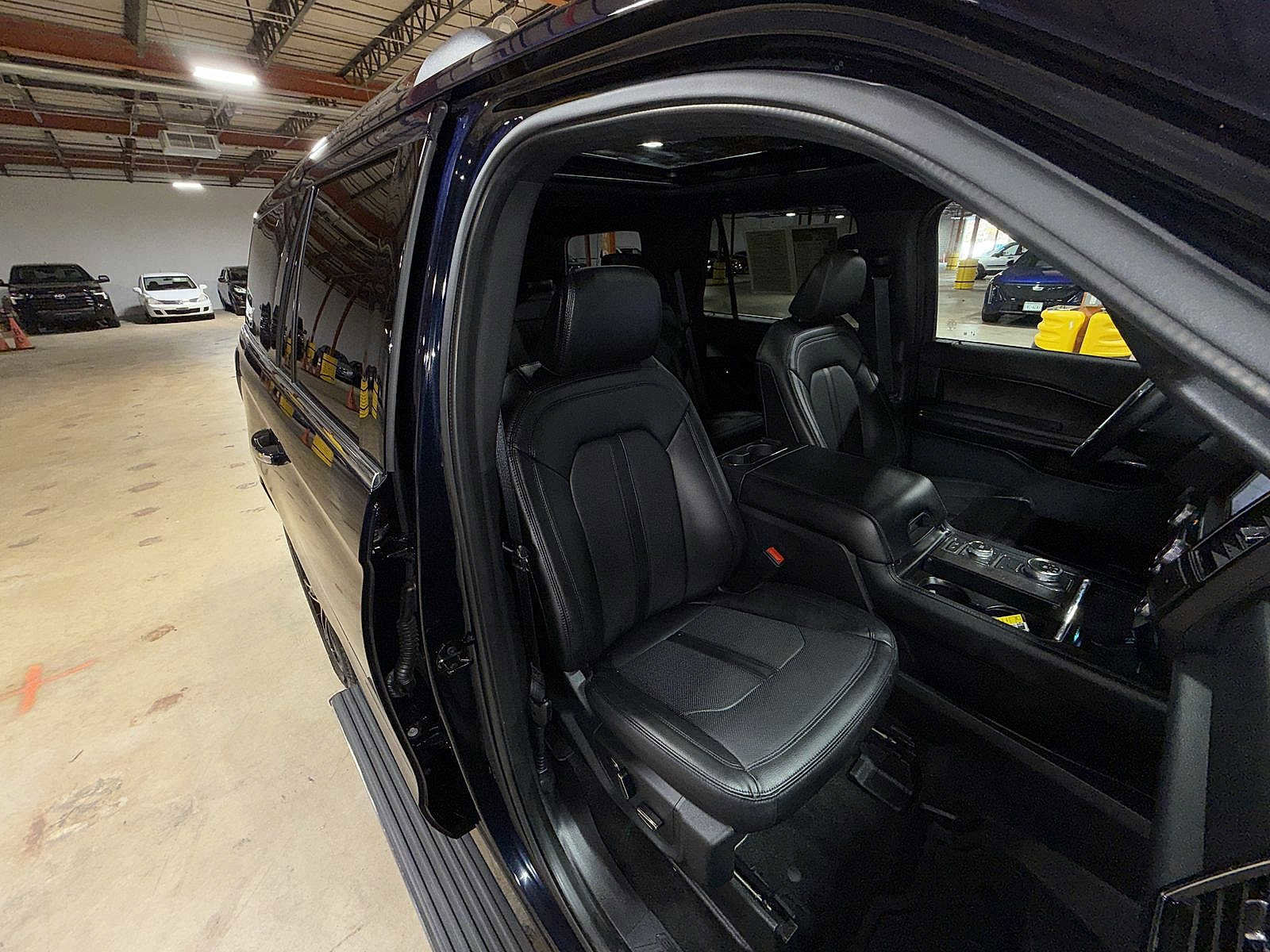 Used 2021 Ford Expedition Limited image 16