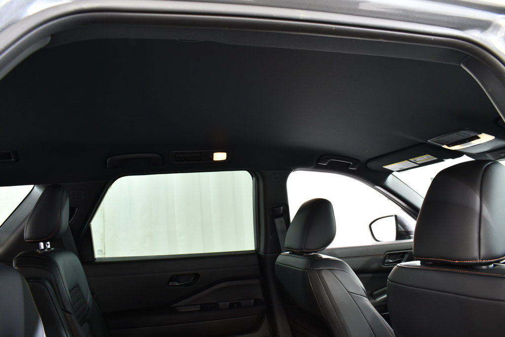Used 2025 Nissan Pathfinder Rock Creek AWD/4WD image 18