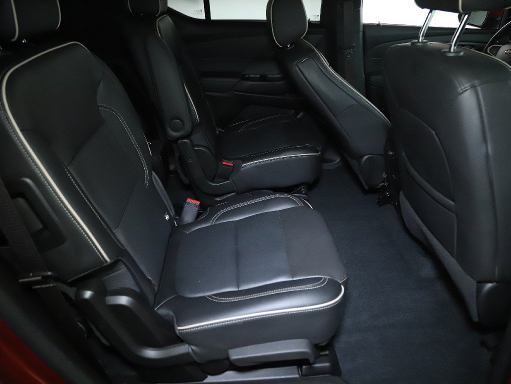 Used 2023 Chevrolet Traverse Premier w/ LPO, Floor Liner Package AWD/4WD image 32