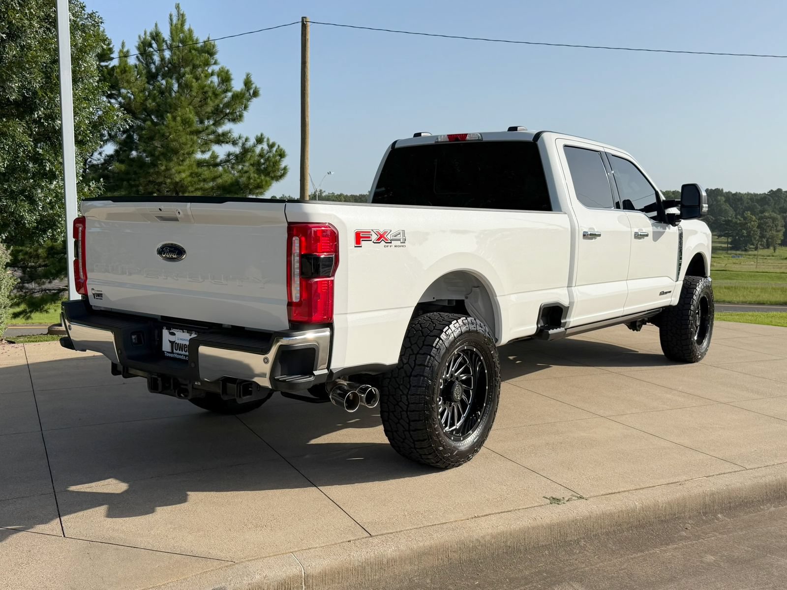 Used 2025 Ford F350 Lariat w/ Lariat Ultimate Package AWD/4WD image 6