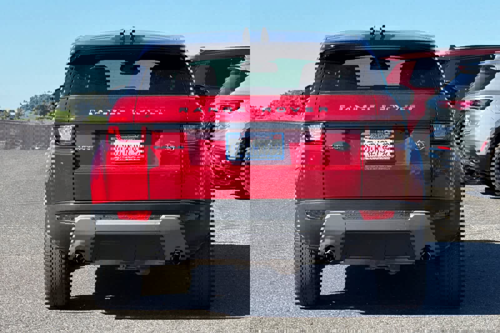 Used 2018 Land Rover Range Rover Evoque SE image 4