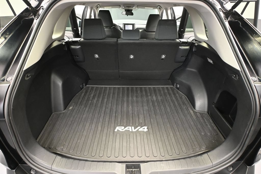 Used 2020 Toyota RAV4 LE w/ All Weather Liner Package AWD/4WD image 38