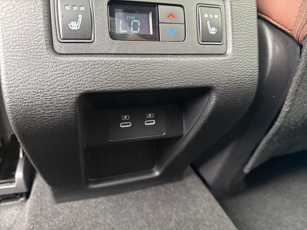 Used 2026 Mitsubishi Outlander SEL image 40