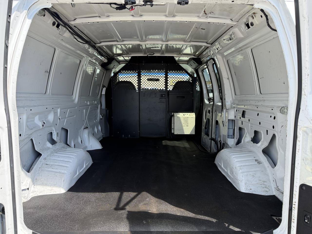 Used 2007 Ford E-250 and Econoline 250 RWD image 15